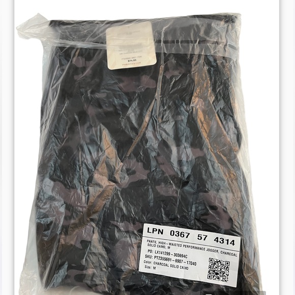 Fabletics High-Waisted Performance Jogger Camo Charcoal NWT - Picture 9 of 12